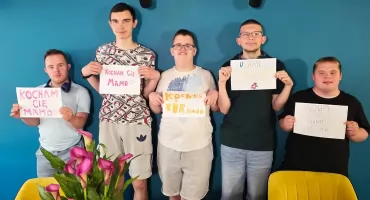 Za co kochamy nasze mamy – piszą chłopaki z Zespołu Szkół Specjalnych w Wieluniu