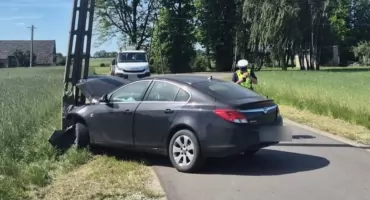 Wypadek w gminie Czastary - pijany 34-latek wjechał autem w słup energetyczny