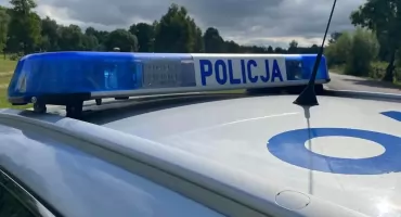 Wypadek pod Wieruszowem - dwa auta zderzyły się czołowo na łuku drogi