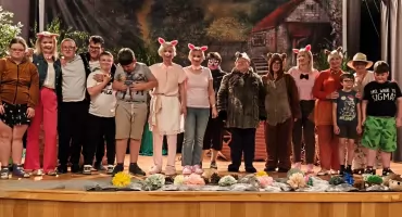 Być leniwym nie popłaca: „Trzy świnki” w wykonaniu KGW „Aktywne Kobiety” z Sokolnik