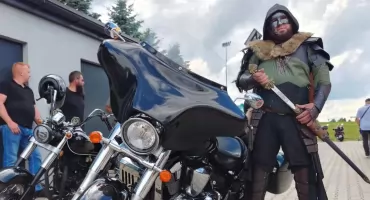 Drugi dzień Cepeliady w Sulmierzycach. Zlot klasycznych motocykli i pojazdów