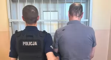 Brutalnie pobili kolegę. Zostawili go nieprzytomnego na klatce schodowej