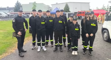 Strażacki Survival dla młodych strażaków - wzięli w nim udział przedstawicie OSP Mokrsko 