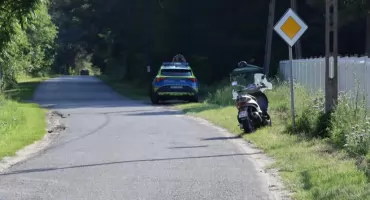 14-latek na motocyklu potrącił pieszego - poszkodowany 63-latek trafił do szpitala