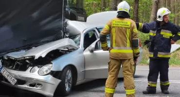 Poważny wypadek w m. Zofia, gm. Osjaków. Kierowca osobówki w szpitalu