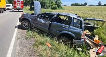 Zjechał autem z drogi i wjechał do rowu - 51-latek trafił do szpitala