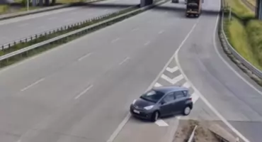 O krok od tragedii na A1! 51-latka pomyliła zjazdy, a potem postanowiła... jechać pod prąd na autostradzie
