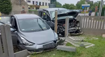 Dwa samochody zderzyły się w Galewicach: Interweniowały służby