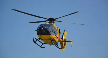 Wypadek na DK14. Motocykl zderzył się z Volkswagenem, interweniował śmigłowiec LPR 