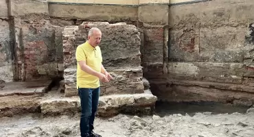 Kości pod posadzką i warstwy historii. Dawny kościół ewangelicki w Wieluniu odsłania swoje sekrety