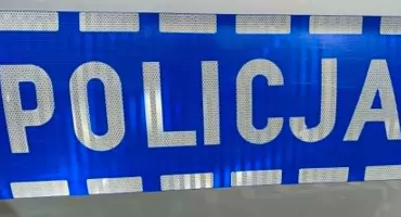 Tajemnicze zdarzenie na DK43 w Dalachowie. Kobieta uciekła z samochodu, policja wyjaśnia okoliczności