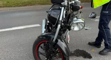 Zderzenie samochodu z motocyklem w Piotrkowie Trybunalskim. Motocyklista trafił do szpitala