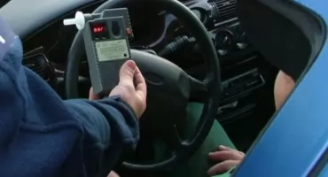 Pijany rozbił auto i uciekł. Policjanci szybko go namierzyli