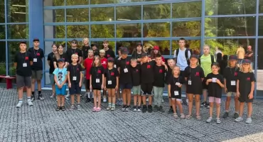 Młodzi strażacy zdobywali wiedzę i doświadczenie. Odwiedzili muzeum i lotnisko