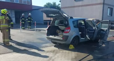 Pożar samochodu w Strobinie w gminie Konopnica