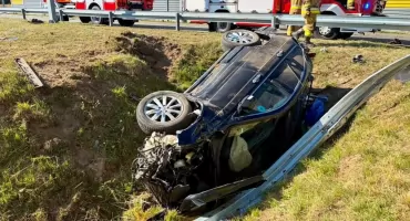 Wypadek na trasie S8 - dwie osoby trafiły do szpitala