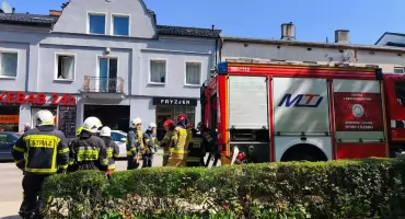 Pożar przy Krakowskim Przedmieściu w Wieluniu. Interweniowało sześć zastępów straży