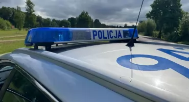 Skuter zderzył się z ciągnikiem rolniczym - dwie osoby trafiły do szpitala