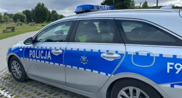 Zderzenie dwóch aut na drodze krajowej - jeden z kierowców trafił do szpitala