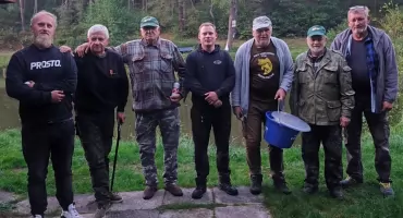 Wędkarski bój o karpia. Zawody nad Jeziorkiem Wydrzynowskim w Trębaczewie