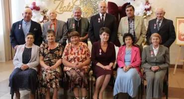 Wyjątkowa uroczystość w gminie Sokolniki - 10 par odznaczonych za długoletnie pożycie małżeńskie