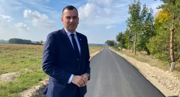  Modernizacja drogi dojazdowej do gruntów rolnych w Łukomierzu. Inwestycja jest już na ostatniej prostej