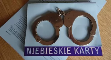 Wyszedł z celi i wyważył drzwi. Znów groził rodzicom śmiercią