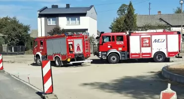 Uszkodzony gazociąg przy szkole w Szczytach. Ewakuowano 72 osoby