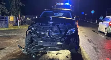 Wypadek z udziałem trzech aut - 71-latka trafiła do szpitala