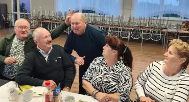 Złapali jesień za rogi. Seniorzy z Wichernika znów spotkali się przy jednym stole