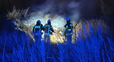 Pożar przy opuszczonym domu