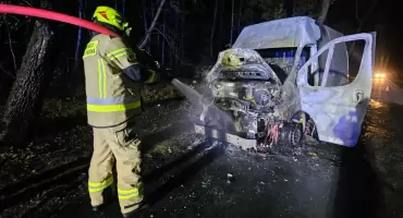 Pożar samochodu dostawczego w m. Bieliki w gminie Sulmierzyce
