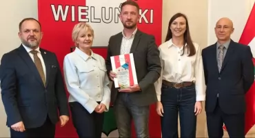 Powiat Wieluński nagradza szkoły za sukcesy sportowe